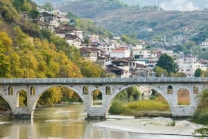 Da Durazzo: gita giornaliera guidata a Berat con visita al castello di Berat