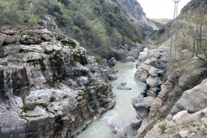Von Durres/Golem: Tagestour zum Bovilla-See zur Teambildung