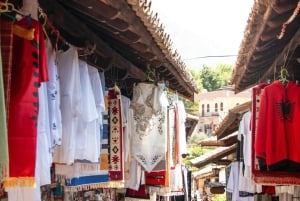 De Durres/Golem: Viagem de um dia a Kruja com almoço tradicional