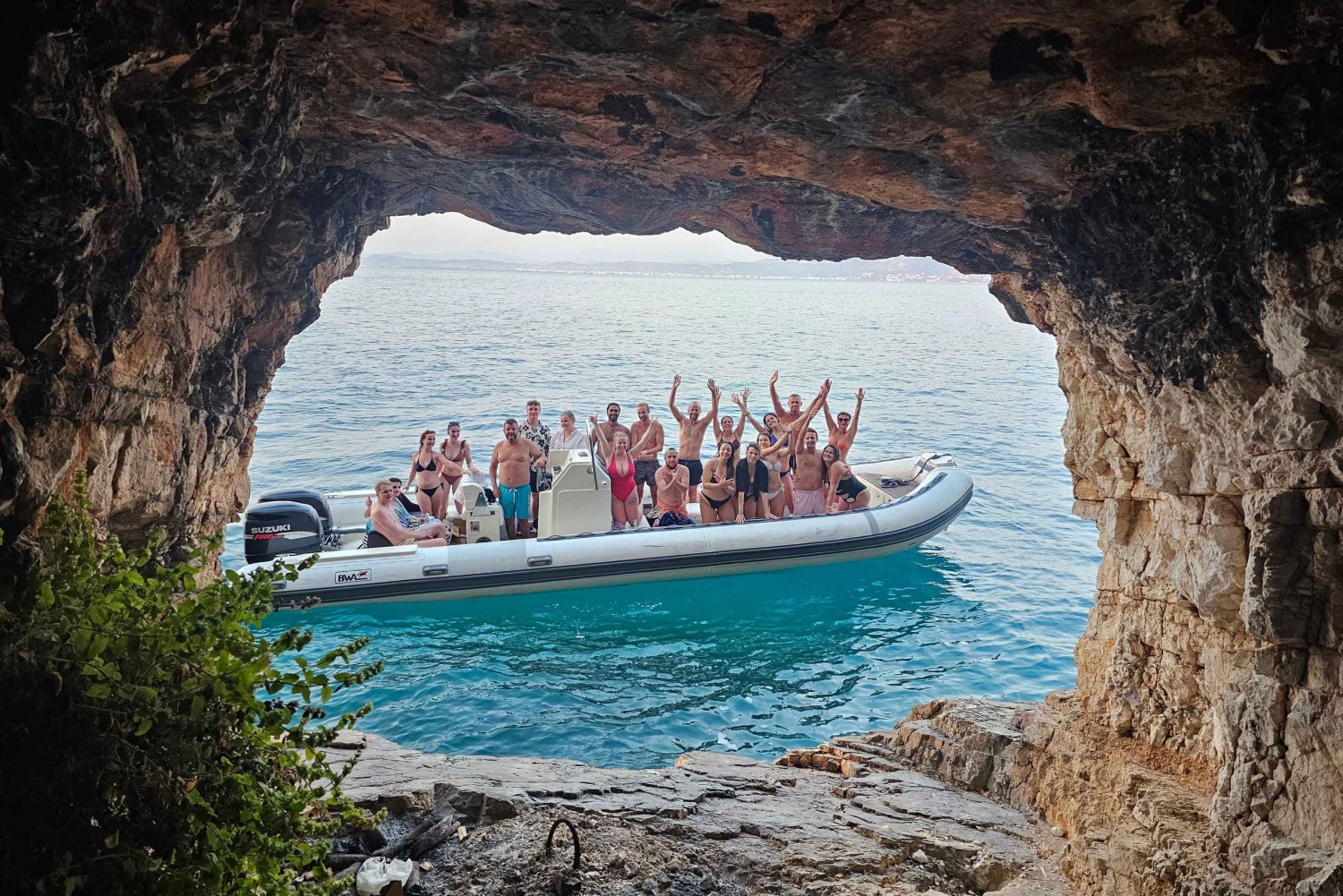 Da Durazzo/Golem: tour in barca alla grotta di Sazan & Ali e Karaburun