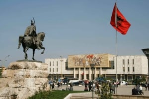 Depuis Durrës/Golem : visite guidée de Tirana avec prise en charge à l'hôtel