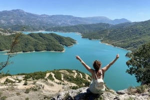 Fra Durres: Vandretur til Gamti-bjerget med udsigt over Bovilla-søen