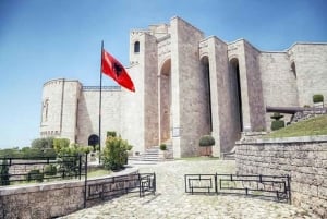 Från Durres/Golem: Kruja slott och gamla basaren
