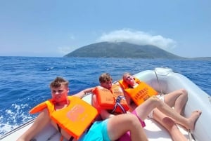 Au départ de Durrës : bateau rapide vers l'île de Sazan, la grotte et Karaburun