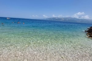 Au départ de Durrës : bateau rapide vers l'île de Sazan, la grotte et Karaburun