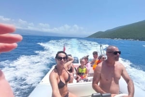 Au départ de Durrës : bateau rapide vers l'île de Sazan, la grotte et Karaburun