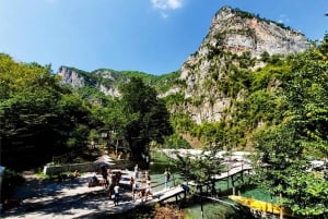 Au départ de Durrës : excursion d'une journée à la rivière Shala et au lac Komani