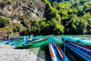 Au départ de Durrës : excursion d'une journée à la rivière Shala et au lac Komani