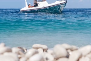 Au départ de Durrës : bateau rapide vers l'île de Sazan, la grotte et Karaburun