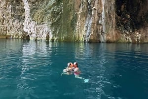 Au départ de Durrës : bateau rapide vers l'île de Sazan, la grotte et Karaburun