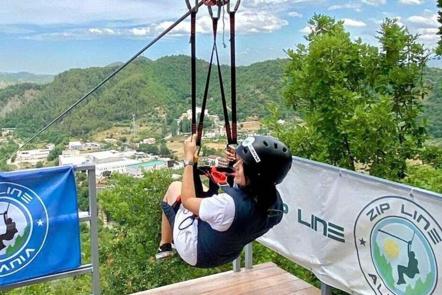 Fra Durres/Tirana: Zip Line, Petrela Slot og vandfald