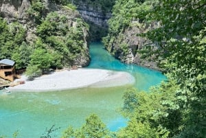 Koman: Tour en barco por el río Shala y el lago Komani