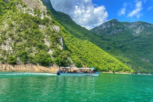 Vom Komani-Damm: Komani-See & Shala-Fluss – Bootstour –