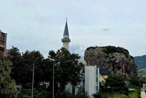 De Saranda, explora os banhos termais de Permet e a histórica Tepelene