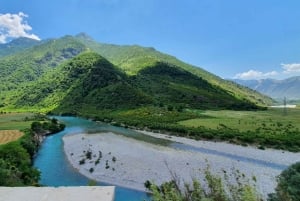 De Saranda, explora os banhos termais de Permet e a histórica Tepelene