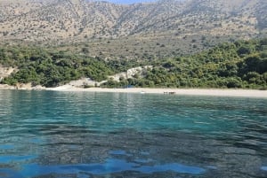 Sarandë: Boat Tour to Kroreza with Drink and Umbrella