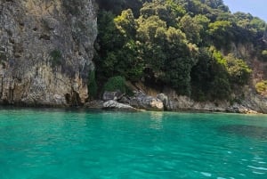 Sarandë: Boat Tour to Kroreza with Drink and Umbrella