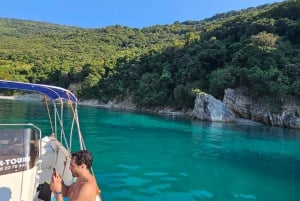 Sarandë: Boat Tour to Kroreza with Drink and Umbrella