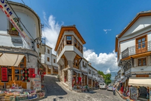 From Sarandë: Gjirokaster Half-Day Trip with Castle Tickets