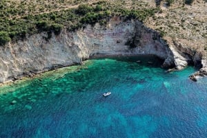 From Sarandë:Private boat cruise in hiden beaches.