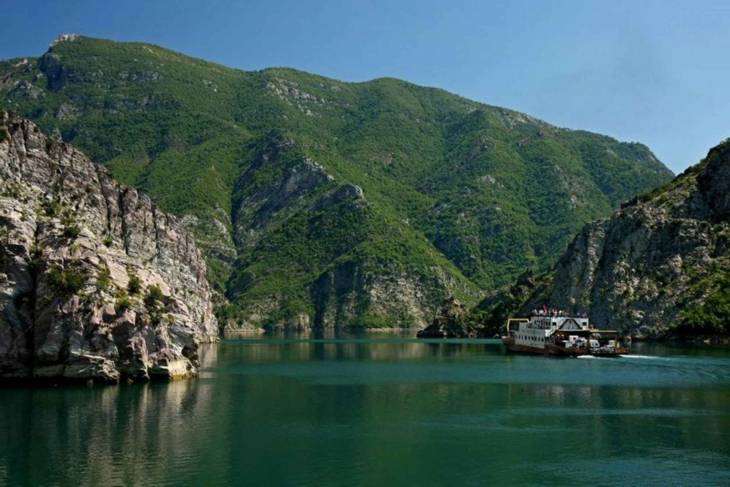 Desde Shkodër Excursión de un día al Lago Komani