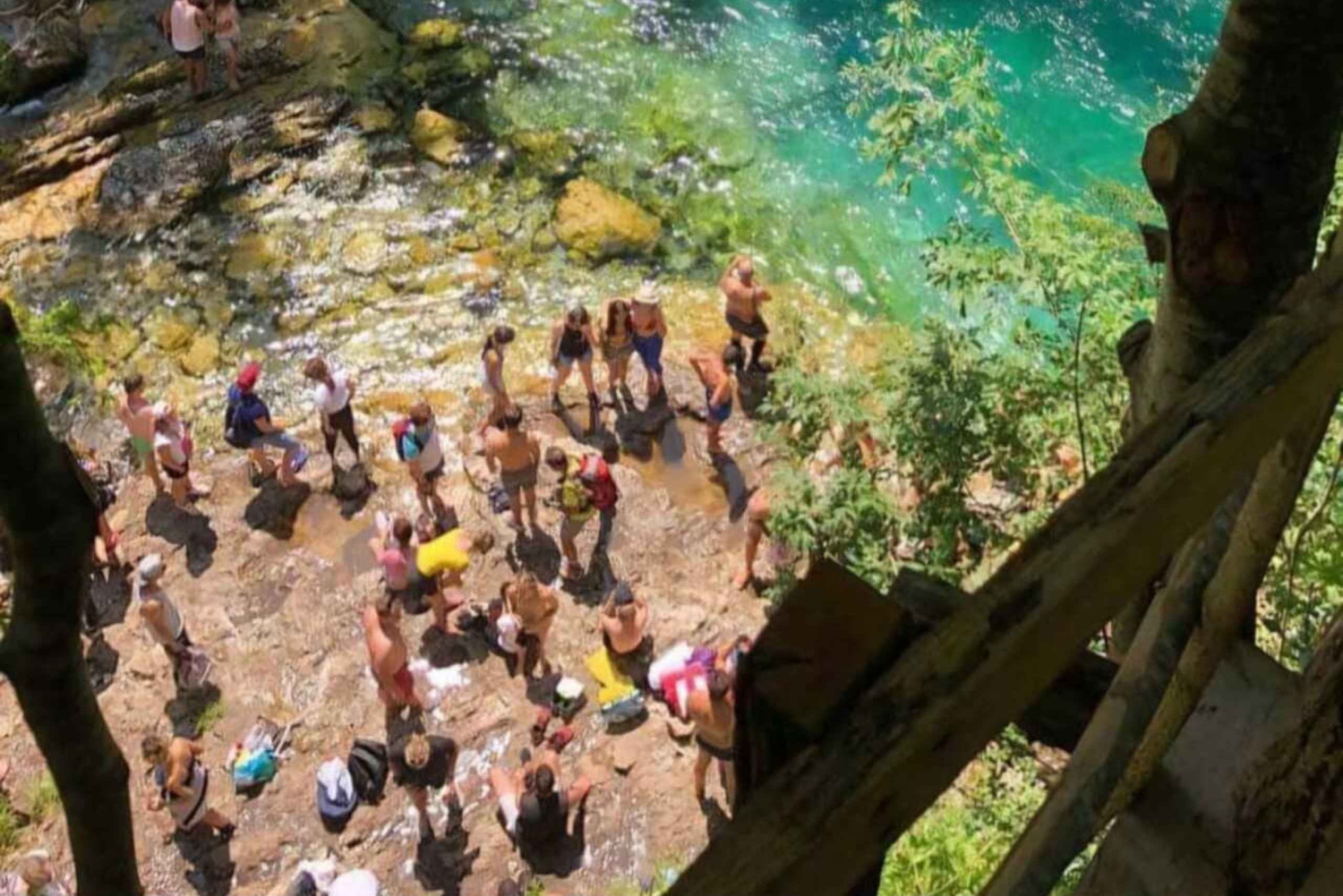 Из Шкодера: тур на целый день с обедом.