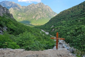 Из Шкодера: тур на целый день с обедом.