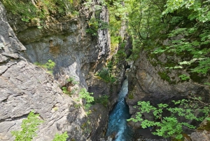 Из Шкодера: тур на целый день с обедом.