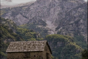 Из Шкодера: тур на целый день с обедом.