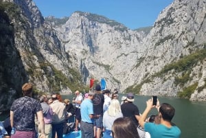 Do centro de Shkodra: cruzeiro pelo rio Shala - passeio de autocarro e barco