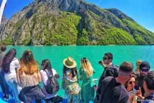 Do centro de Shkodra: cruzeiro pelo rio Shala - passeio de autocarro e barco