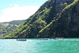Do centro de Shkodra: cruzeiro pelo rio Shala - passeio de autocarro e barco