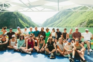 Do centro de Shkodra: cruzeiro pelo rio Shala - passeio de autocarro e barco