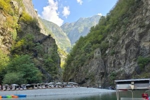 Do centro de Shkodra: cruzeiro pelo rio Shala - passeio de autocarro e barco