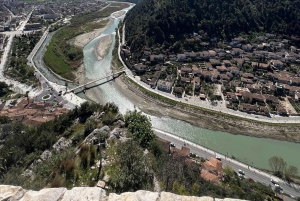 Von Tirana aus: Berat und Belshi See Tagestour