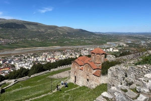 Von Tirana aus: Berat und Belshi See Tagestour