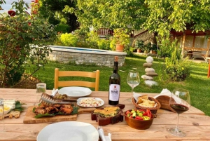Au départ de Tirana : Berat, lac Belshi et dégustation de vin en soirée