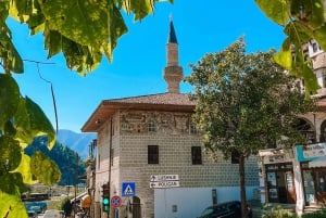 Z Tirany: wycieczka do miasta Berat, jeziora Belshi i łaźni rzymskich