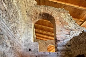 Z Tirany: wycieczka do miasta Berat, jeziora Belshi i łaźni rzymskich