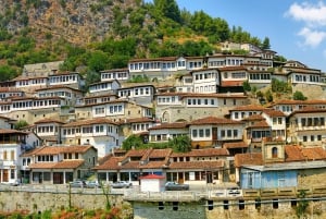 Fra Tirana: Berat City UNESCO Heritage og Belshi Lake Tour