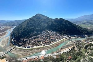 Vanuit Tirana: dagtour naar Berat met toegang tot het kasteel