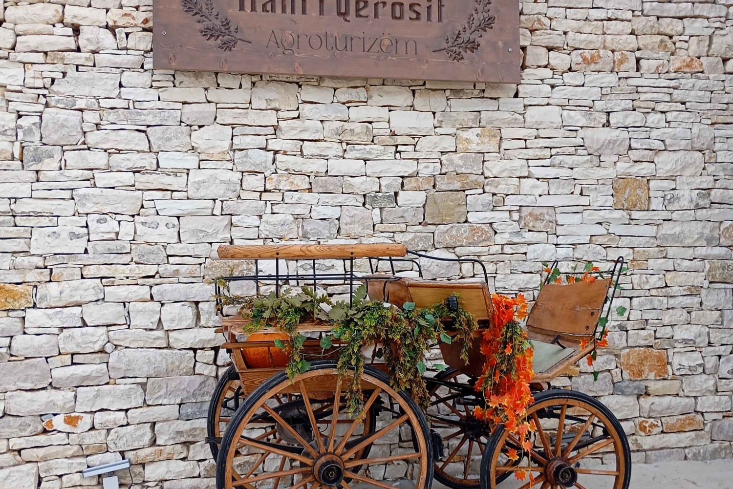 From Tirana: Berat Exploring Tour, Belshi Lake & Agrotourism