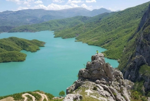 Fra Tirana: Dagsutflukt til Bovillasjøen med eventyr og fotturer