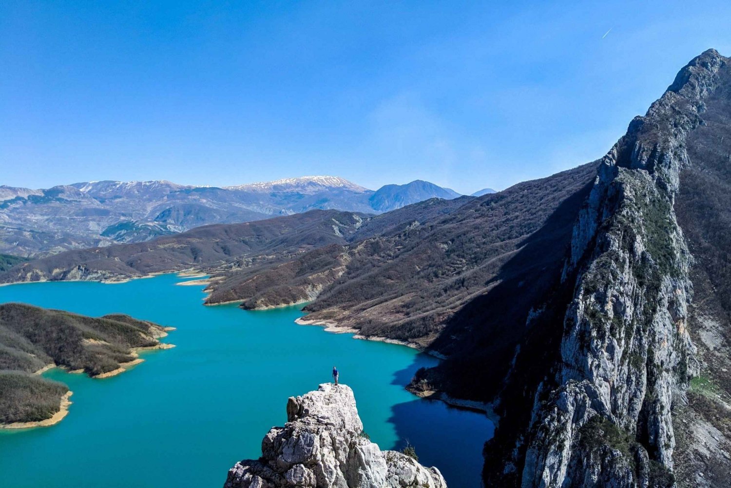 Ab Tirana: Tagestour zum Bovilla-See und zum Gamti-Gebirge