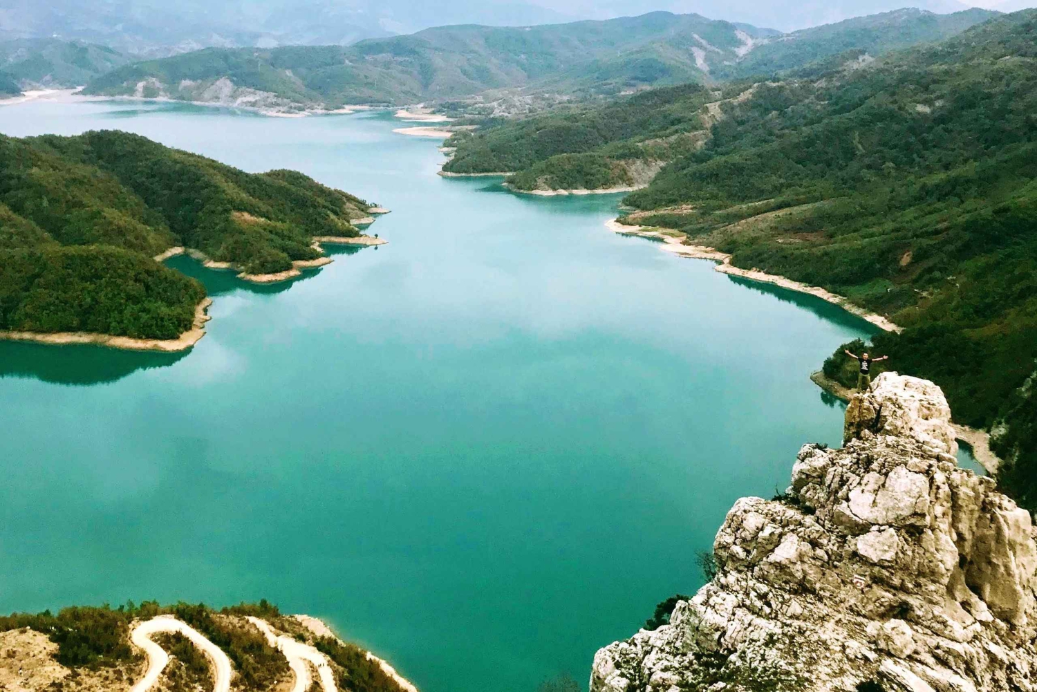 Depuis Tirana : Excursion d'une journée au lac Bovilla et randonnée panoramique