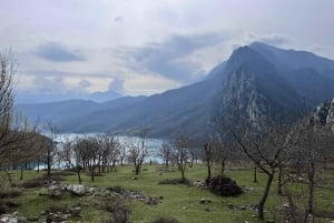 Tiranasta: Bovilla-järvi ja Gamti-vuori Patikointipäiväretki