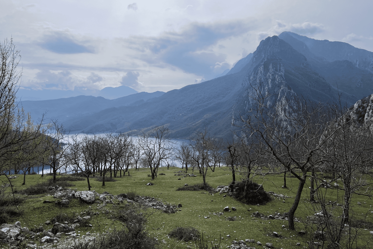 Из Тираны: поход к озеру Бовилла и горе Гамти