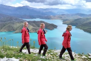 Из Тираны: пешеходная экскурсия по озеру Бовилла с трансфером из отеля