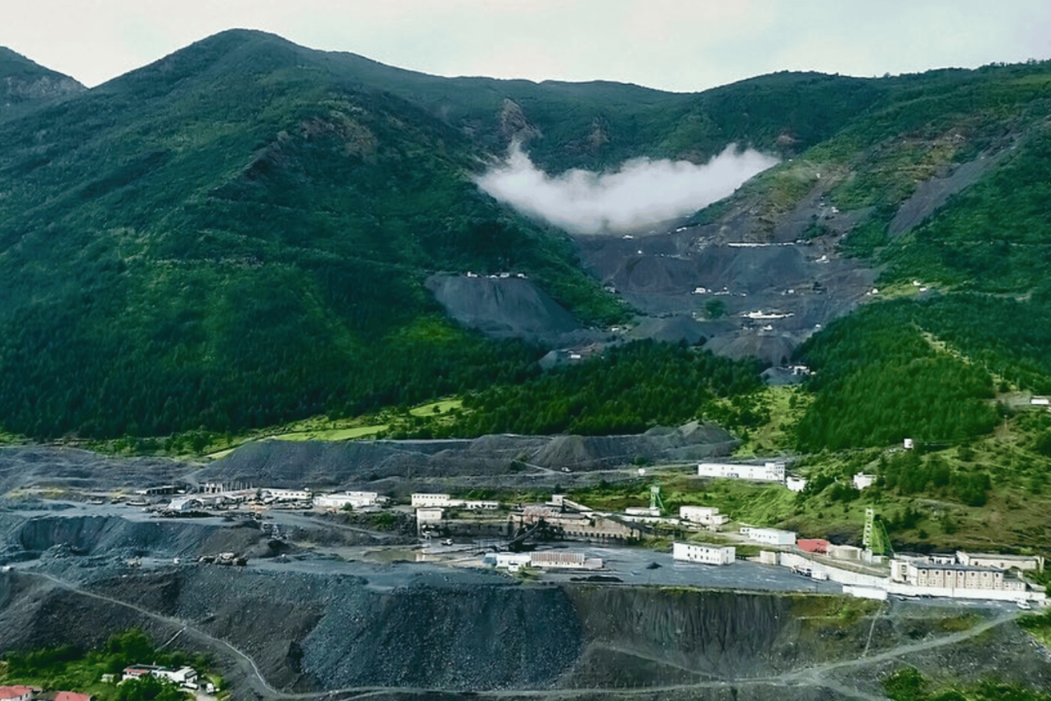 Из Тираны: Экскурсия по шахте Булкизе, водяной мельнице и панорамным видам