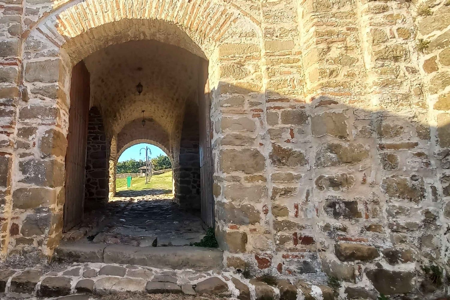 Z Tirany: wycieczka po zamkach i starożytnych twierdzach